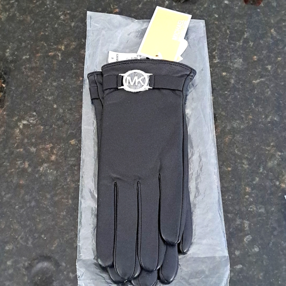 Michael Kors Gloves